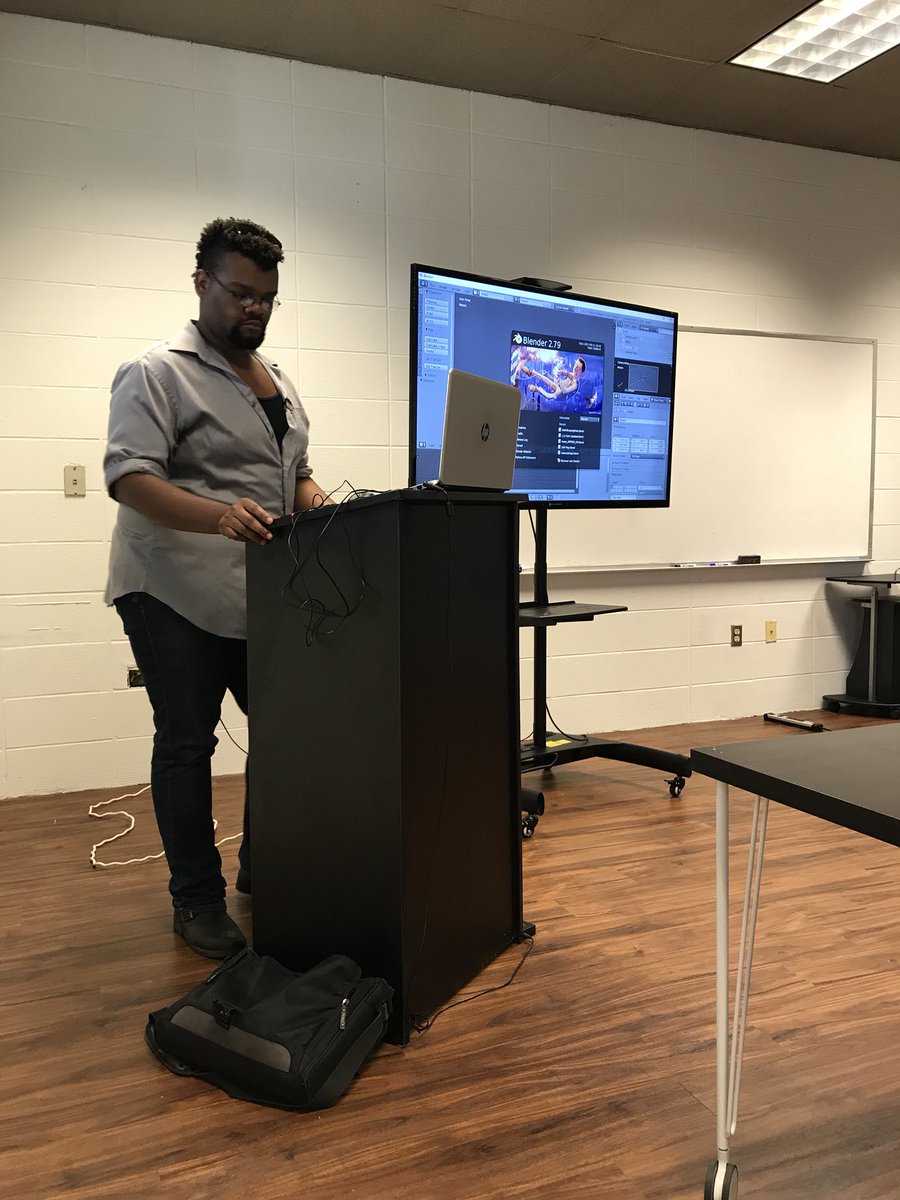 ParatusUniverse's tweet photo. Our chief artist getting ready to teach #Blender at #coWorkingNight. https://t.co/6GPLBLHiXK