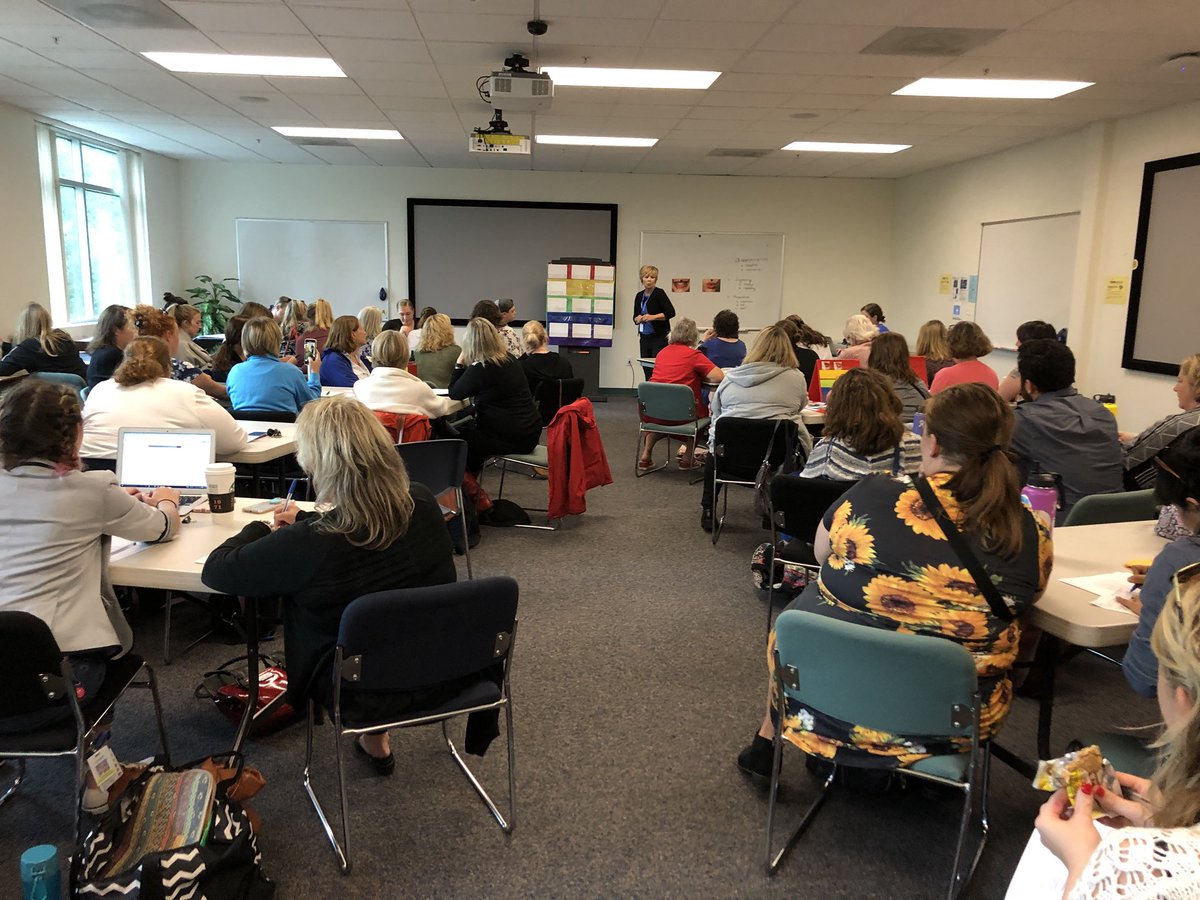 MrsGoldsteinLit's tweet photo. Awesome turnout for phonemic awareness monthly booster session! Our teachers are amazing! #proudtobehsd #TeachHSD https://t.co/rGcUWAggkh