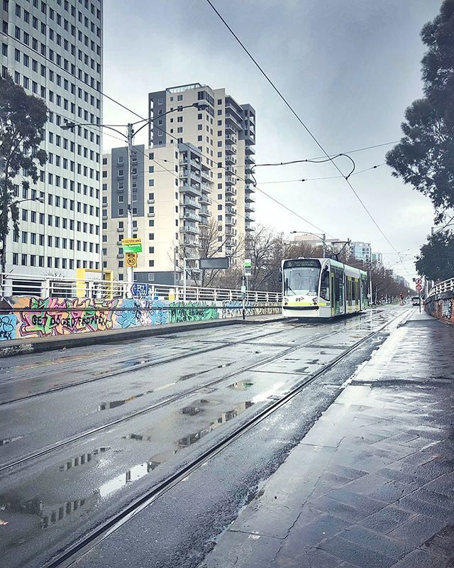 EternalBlink_'s tweet photo. #Melbourne #melbourne_insta #melbournecity #melbournetrams #trams #travelguide #travelingram #instatravel #aussiegram #australia #oz #stkilda #iphonography #phoneographic #phonephotography_id #phonephotography #iphoneclick #yarratrams #instamelbourne #tr… https://t.co/gsK3biz7QV https://t.co/0hf4fDeXU6