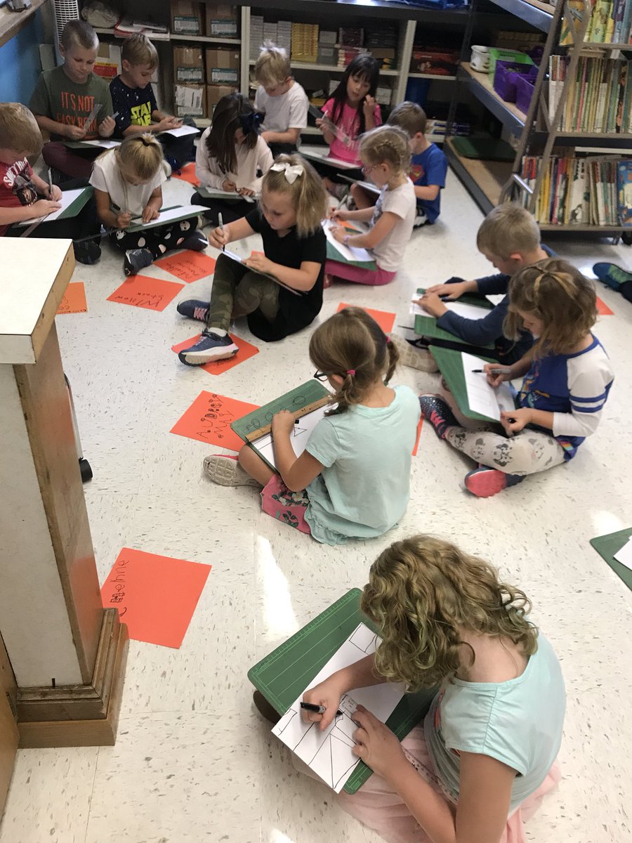 AshleyCoon11's tweet photo. First graders becoming ruler ninjas in art class #artandmath #shapes #bringingitalltogether #measuring #straightedges #namedesign come check out the special area hallway for the end result! https://t.co/DAmoLormbV