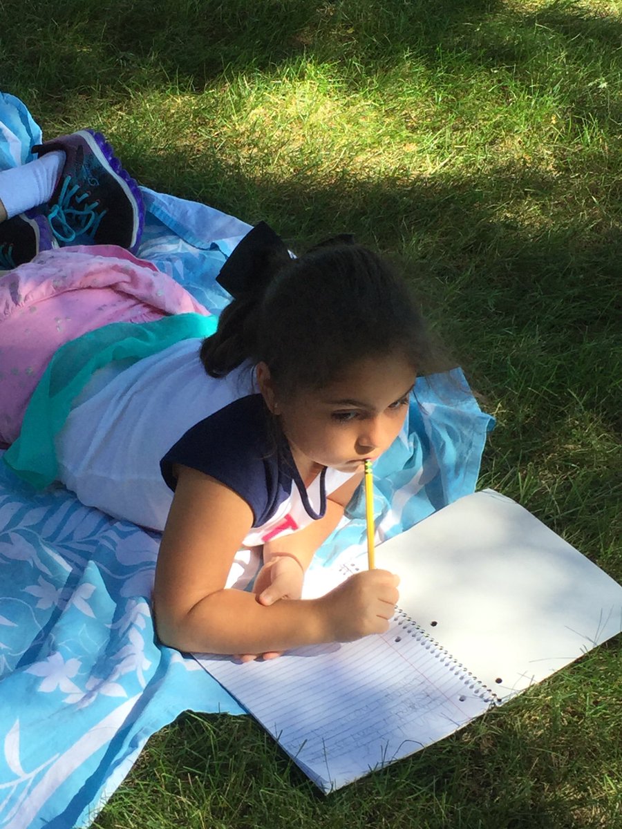 MrsB_KME's tweet photo. Beautiful day to begin our wonder journals! Kiddos thought of lots of great questions. My favorite of the day...Were there cars in the 80’s? Yes...I’m pretty sure there were. 😉#kanelandpride#kaneland302 https://t.co/e0Q1SbmrHF