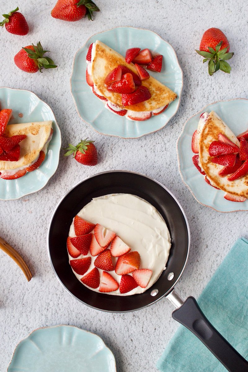 FarberwareCook's tweet photo. All the flavors of strawberry cheesecake in this yummy afterschool favorite – Strawberry Cheesecake Quesadillas. Hello, snacktime! https://t.co/HMKzklxikL #MealtimeInSession https://t.co/1dMUgGD294