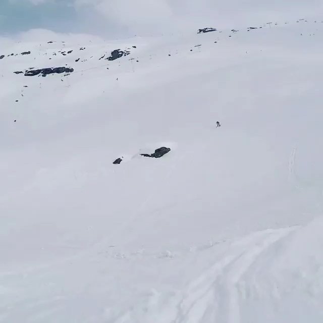 thepowguide's tweet photo. FULL SEND IT MODE turned 🔛
⛷ @the_guittet ❄️ @thepowguide #powguide https://t.co/zNNRUlbZAK https://t.co/KtvfiKSrIT