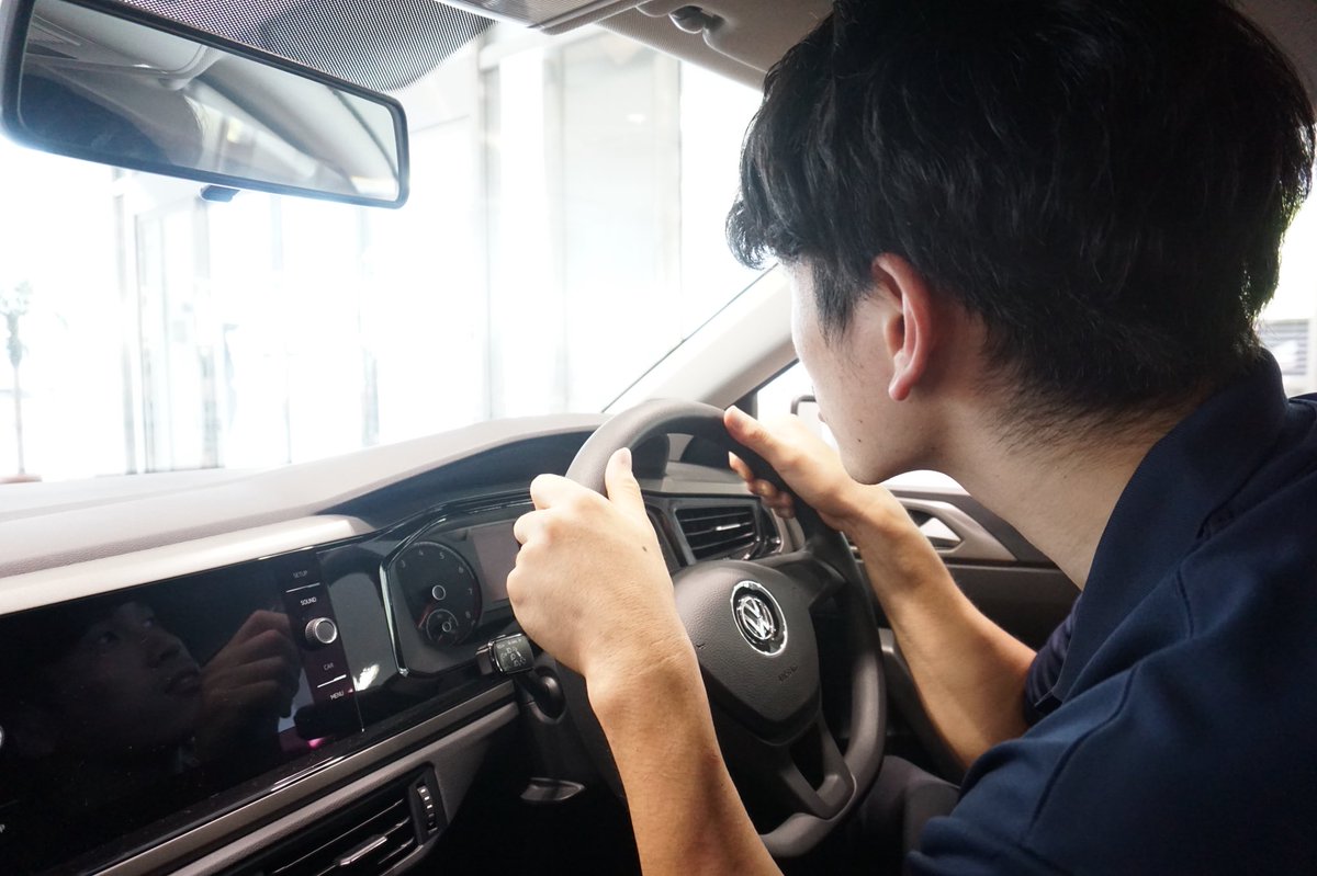 アースフレンズ東京z ホーム開幕戦まであと日企画 ムラコとドライブデートなう に使っていいよ 先日 オフィシャルパートナーのフォルクスワーゲン池上様にて かっこいい車に乗せてもらいました 車は展示用です 実際に運転はしてません