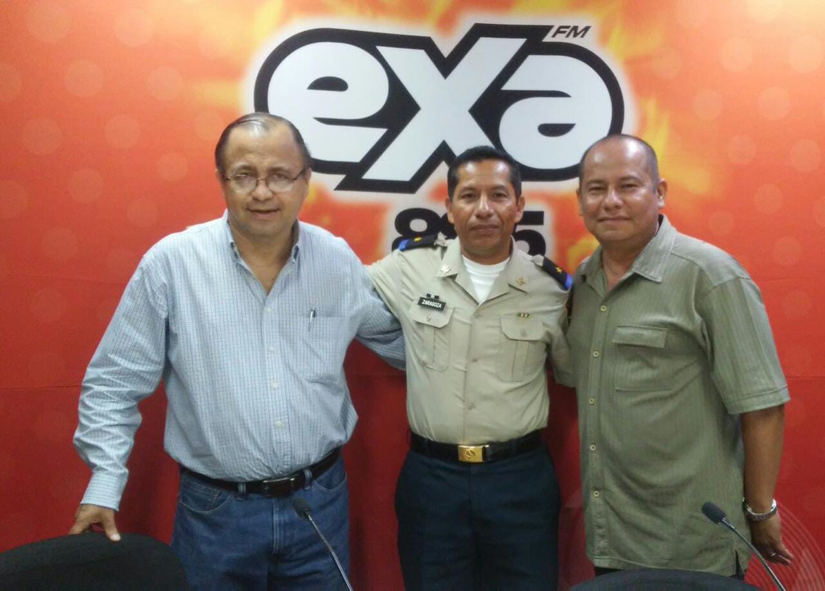VerdadComo's tweet photo. En entrevista el Mayor de transmisión Juan Zaragoza García de la 30 Zona Militar. https://t.co/I9cT7SZ01D