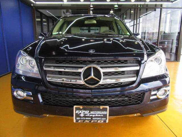 EXPO_MOTORCARS's tweet image. Just arriving what you were looking for your family.
This 2007 #MercedesBenz GL450 4Matic comes complete with Rear #DVD #EntertainmentSystem
Just $12,991
#MakingADream with #ExpoMotorcars