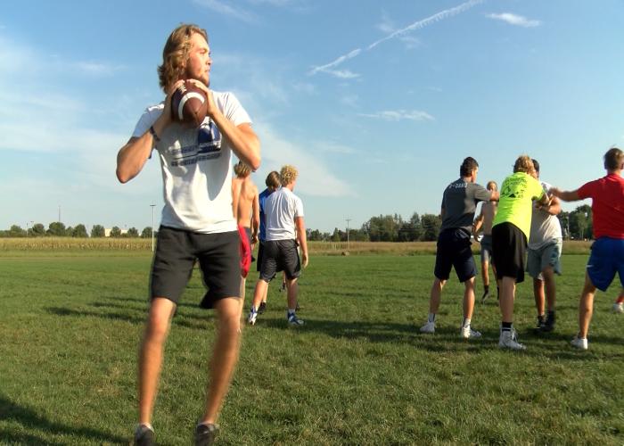 BradKTIV4's tweet photo. Top-ranked @BHRVfootball is led by one of the top dual-threat QB's in Class 2A. @MarkFreundKTIV4 has the story https://t.co/fQbtAqgMwV https://t.co/73lhQE1yye
