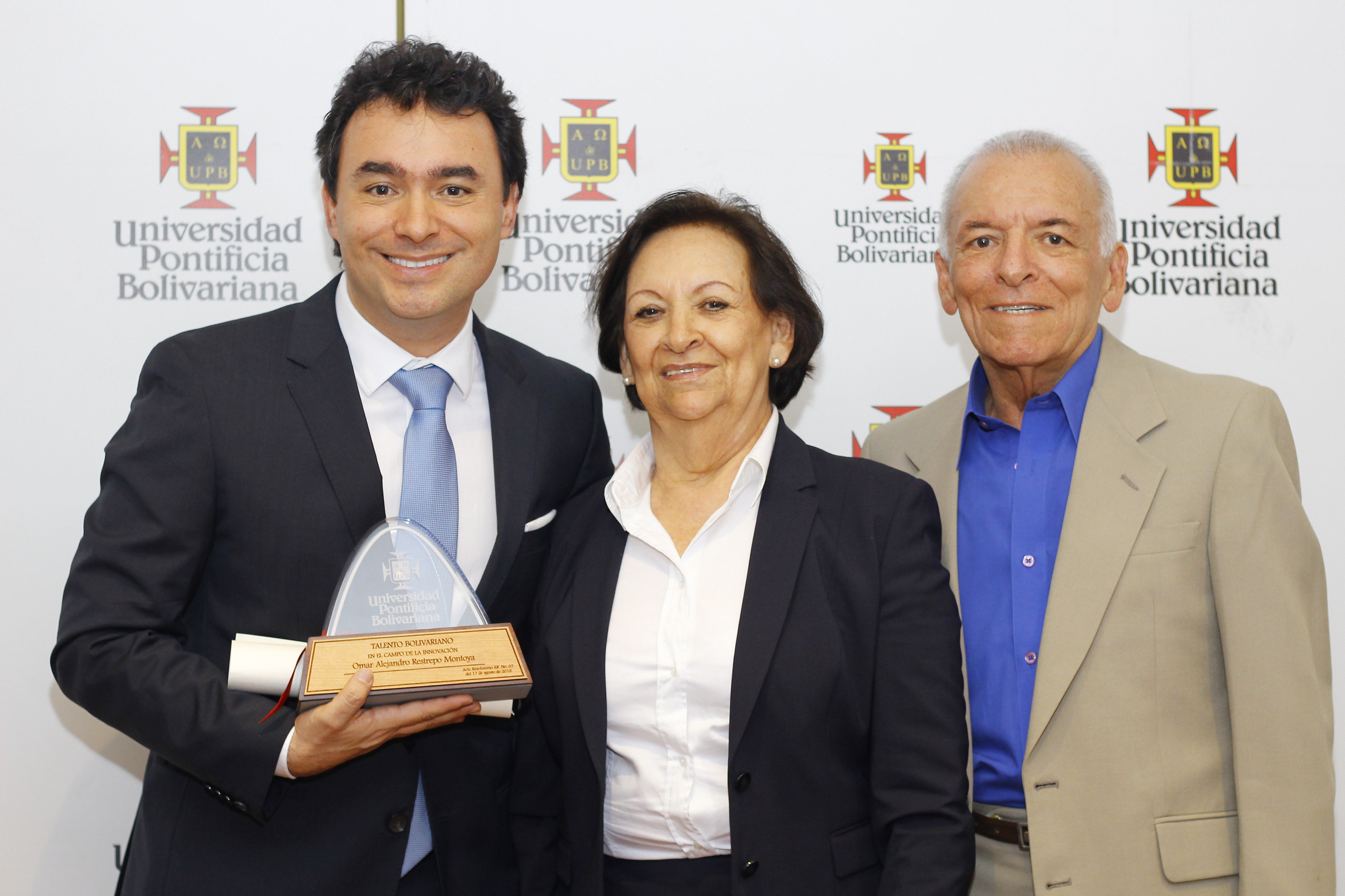 Upb On Twitter Por El Desarrollo De Nuevos Productos En El Campo De La Arquitectura Y Su Compromiso Con La Investigacion En Upb82anos Destacamos Con El Talento Bolivariano En El Campo De