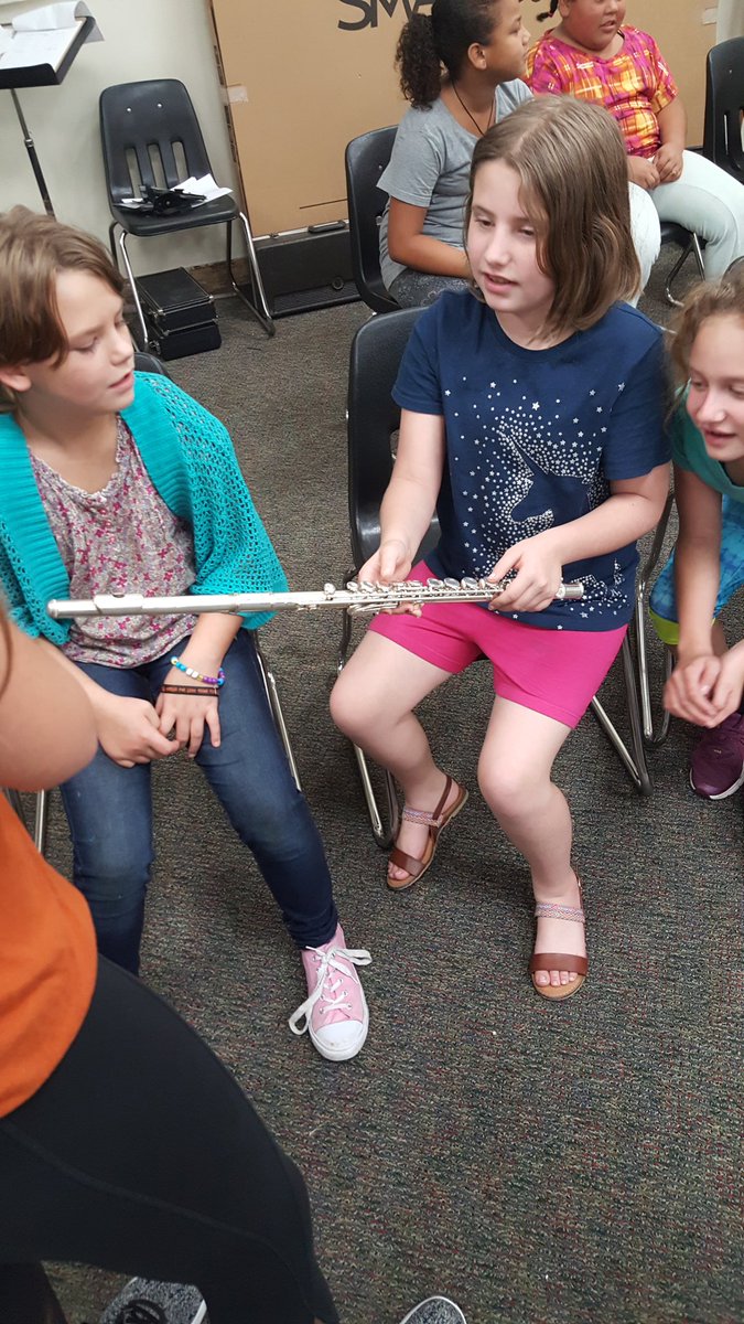 MrsSKTallman's tweet photo. Sitting in on percussion class in awe of "the big kids". A great way for them to visualize their own potential! They loved the trombones, sousaphones, and metronome the best! Knowledge we take for granted as adults is new and exciting today! #MiniRockstars @VHS_Band @RADERHOOKED https://t.co/Pgn20udgvG