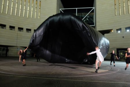 springbackmag's tweet image. #WRECK&apos;s ballon lands at  @DansensHus in #Oslo today

What does &apos;elastic performance&apos; mean? Is it possible to outwit the exploitative system in the age of austerity?

Explore Pietro Marullo​&apos;s piece​further with Yasen Vasilev&apos;s article for #Springbackmag: bit.ly/2t1GGI9
