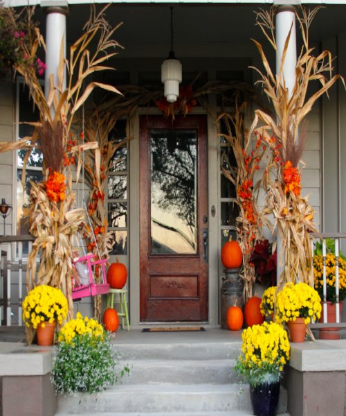 i_leadrealty's tweet photo. Is your front porch ready to welcome guests? We love this fall decor!
#dfwrealty #inspiration #fallhomeideas https://t.co/d8v7r7wEZr