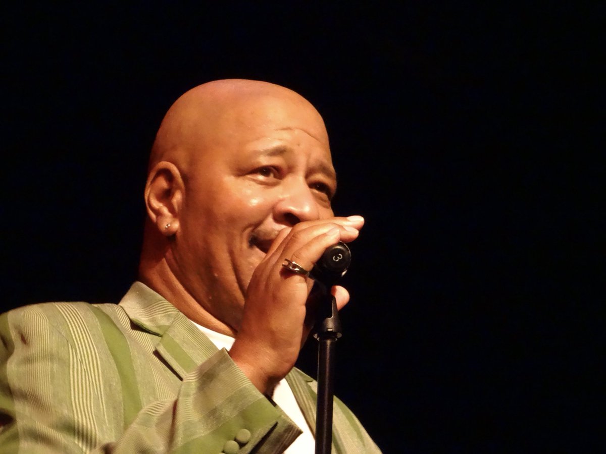 tokomurase's tweet photo. .@RealStylistics Thanks for the follow!!:) here are some pics from #TheStylistics show @yoshis_OAK 9.16.14:) 😎👍🎵 @airrion_love #ArrionLove #HerbieMurrell #JasonSharp #HaroldEbanBrown #Oakland https://t.co/R9DV8krJb7