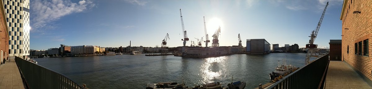 panttosentero's tweet photo. #Huomenta! Tänään on upea #DataDrivenDesignDay. #hyväfiilis #HelsinkiDesignWeek https://t.co/jWcr0y8Osh