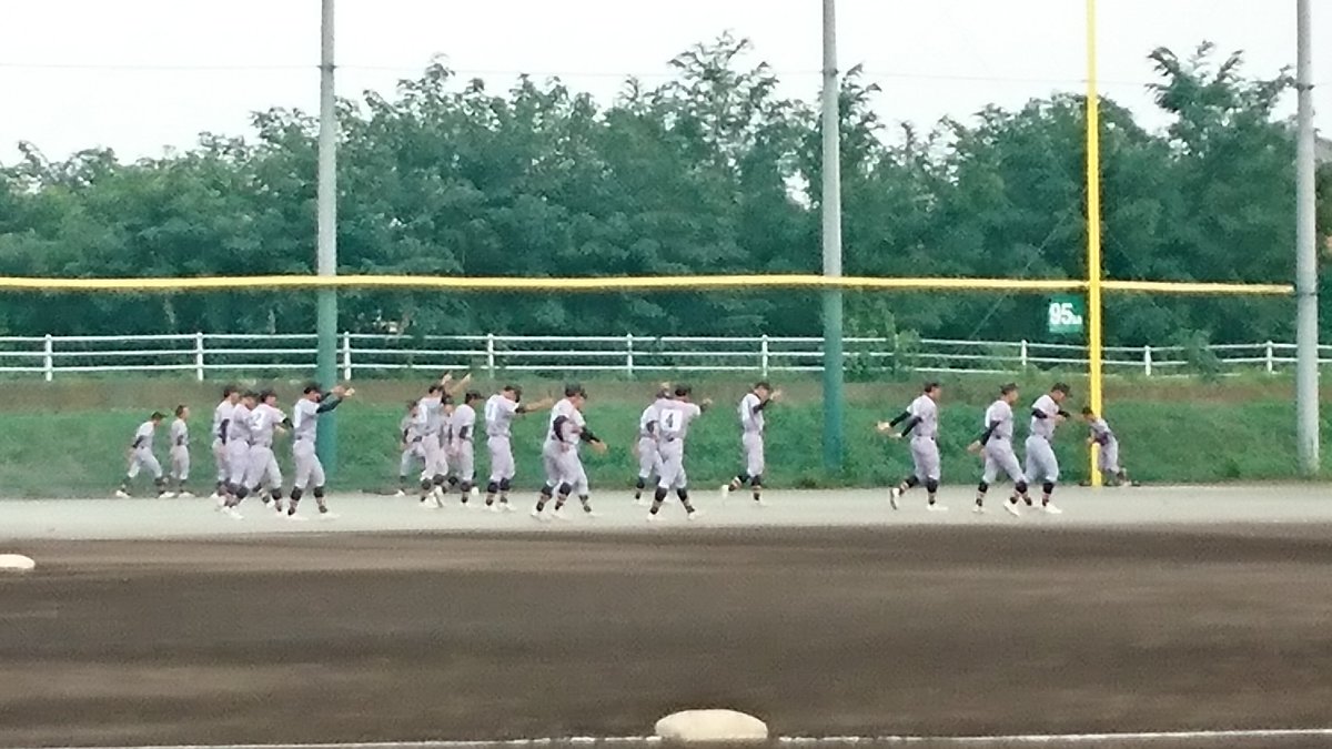 ゆーきち Twitterissa 上田西高校野球部を乗せたバスがやって来ました 選手達は背番号の付いたユニフォームを着てウォーミングアップ開始です