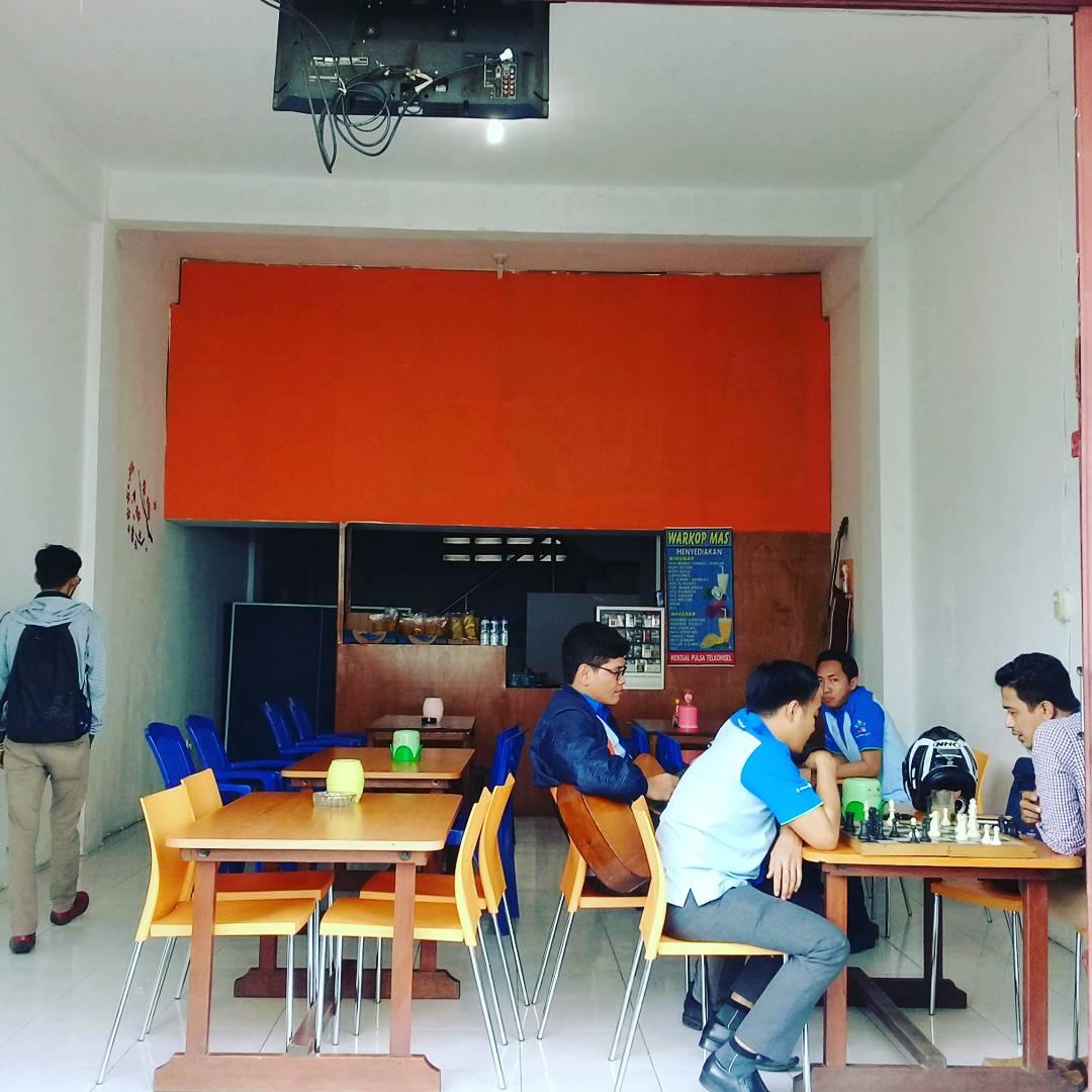 SitorusPoloria's tweet photo. @KompasKlasika Ambisi utk mengembangkan bisnis keluarga agar lebih besar, cita-cita menambah investasi #KicauKarier https://t.co/1EybHnGlbg