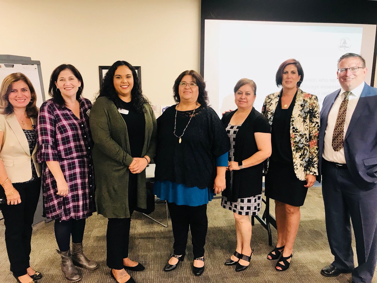 OCDEHumanities's tweet image. In between @nataliaocde &amp;amp; @denniscoleteach stand the 2018 Language Learner Celebration awardees whose advocacy for #EmergingBilinguals  is reaffirmed @ the 1st #Multilingual Consortium mtg of the year. #InternationalTranslatorsDay @IUSD @bpsdnews @TUSDschools @AUHSD_ELMS