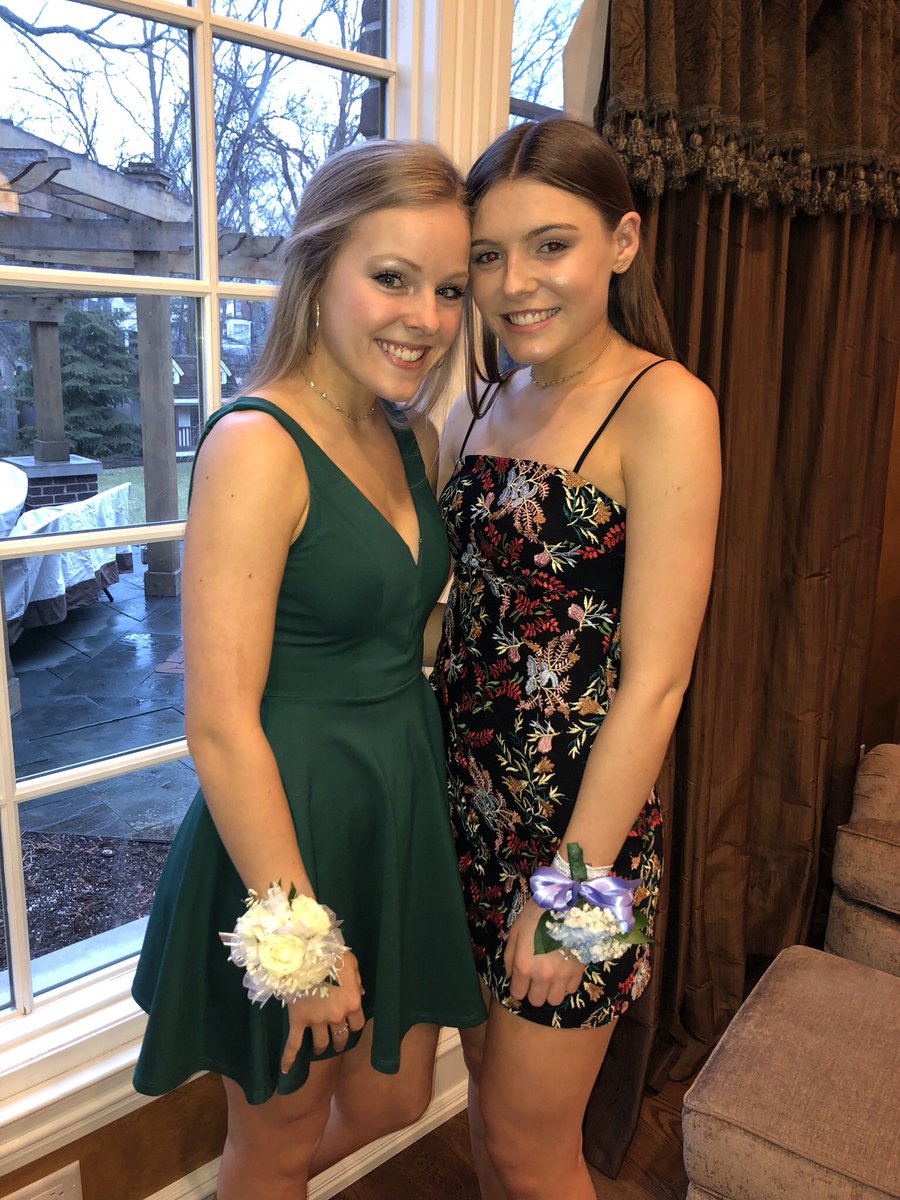 olivviagreen's tweet photo. @anniedoyyle hi bff happy birthday I love you more than words &amp; Anastasia ❤️❤️❤️❤️❤️❤️❤️❤️ https://t.co/fWzvOvfwQT