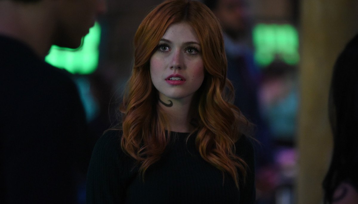 after the unfortunate and untimely death of my wife i never thought i would find or fall in love again then @DistxrtedFists and her seductive beauty walked into my life