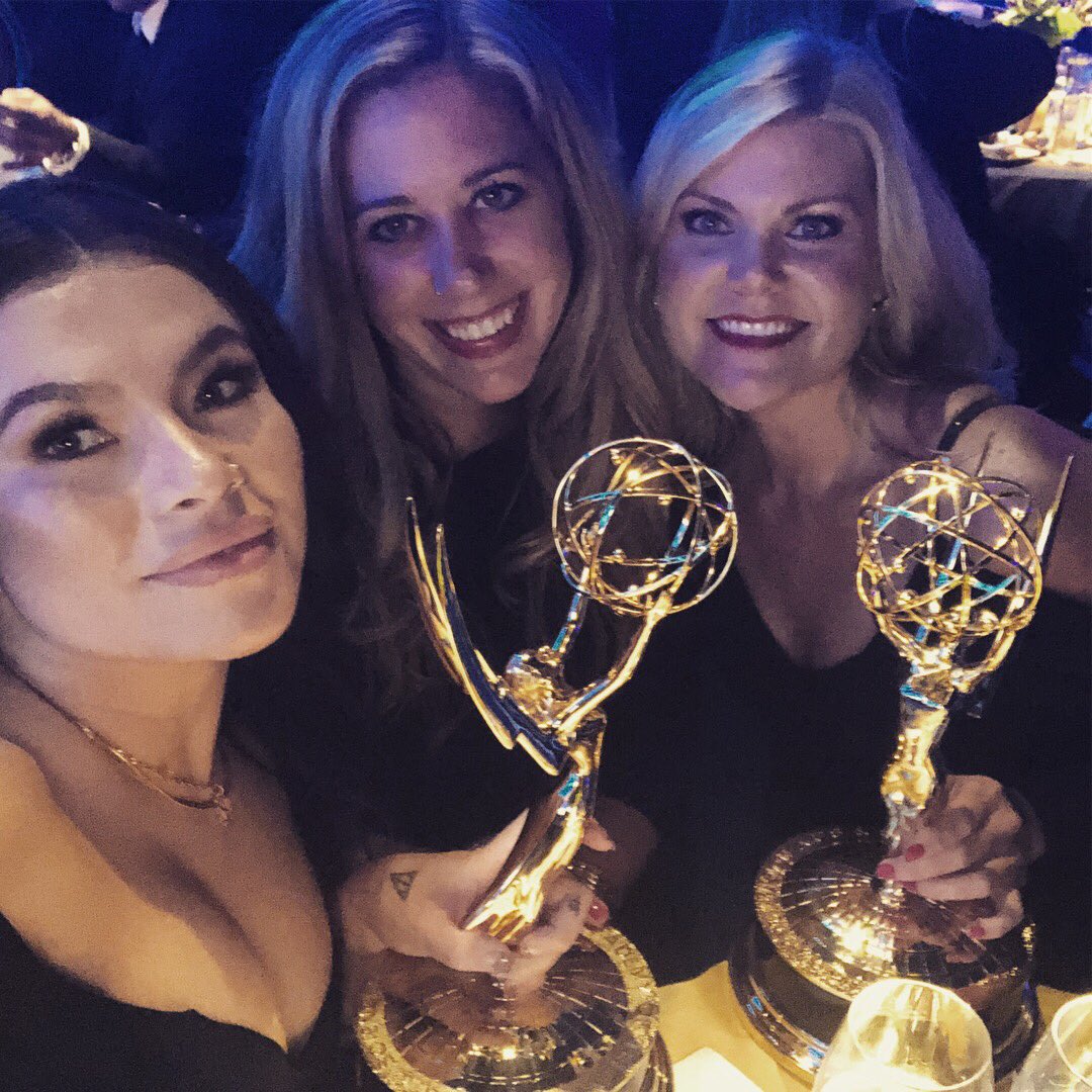 MsKimKendall's tweet image. When the lighting is so good you don’t even need a filter 💥 ~ The Governors Ball with these beauties ⭐️ Congrats @Reddsaidit 🏆🏆🏆 #SNL #WinnersTable