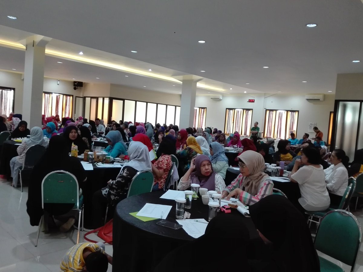 DKUMDepok's tweet photo. Kegiatan pelayanan akses permodalan dan kemitraan usaha bagi UMKM kamis 13/9/2018 di gedung wisma hijau cimanggis @pemkotdepok @IdrisAShomad @pradi_supriatna @fitriawansumadi https://t.co/kwjtynwmmW