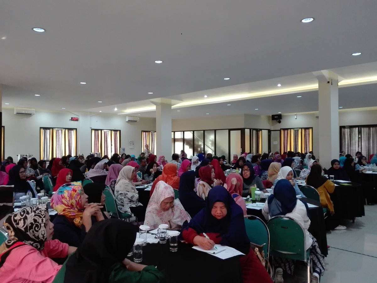 Kegiatan pelayanan akses permodalan dan kemitraan usaha bagi UMKM kamis 13/9/2018 di gedung wisma hijau cimanggis <a href="/pemkotdepok/">PEMERINTAH KOTA DEPOK | #AyoPakaiMasker</a> <a href="/IdrisAShomad/">Mohammad Idris</a> <a href="/pradi_supriatna/">Pradi Supriatna</a> <a href="/fitriawansumadi/">fitriawan</a>