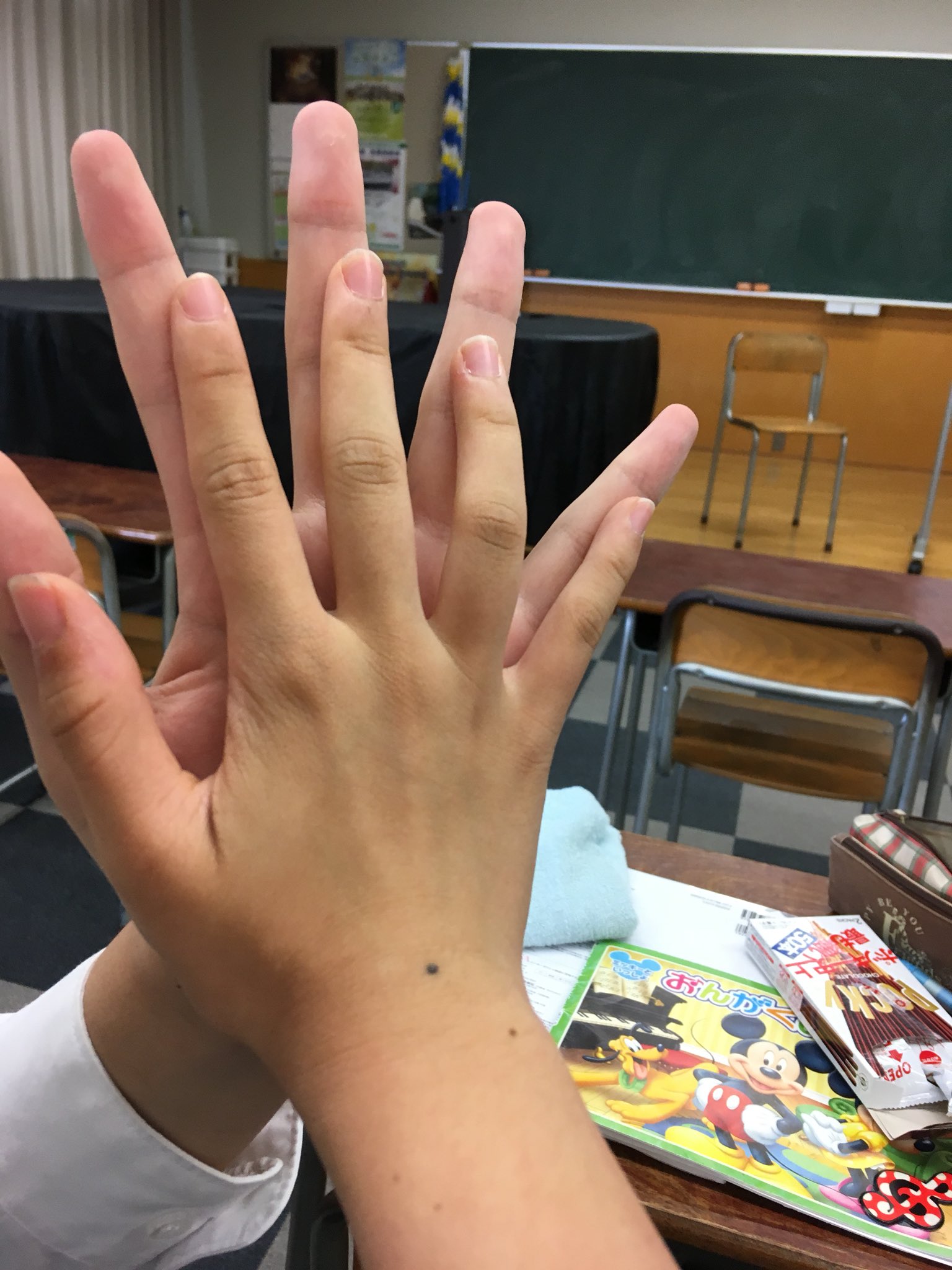 手比べ Twitter Search Twitter