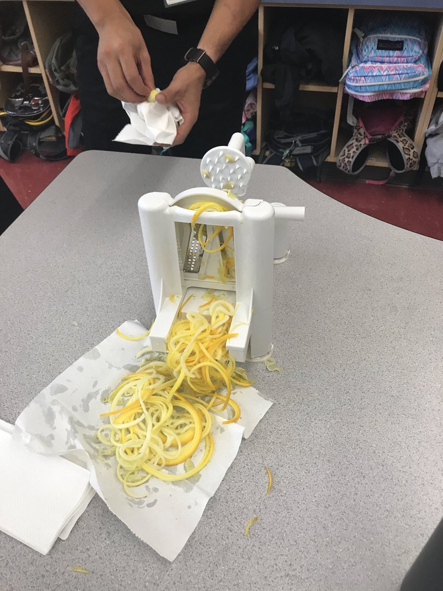 foster2ndeagle's tweet photo. We harvested zucchini from the Imlay garden and tried zoodles! (Zucchini noodles)#teachimlay https://t.co/RxWCjCKknz
