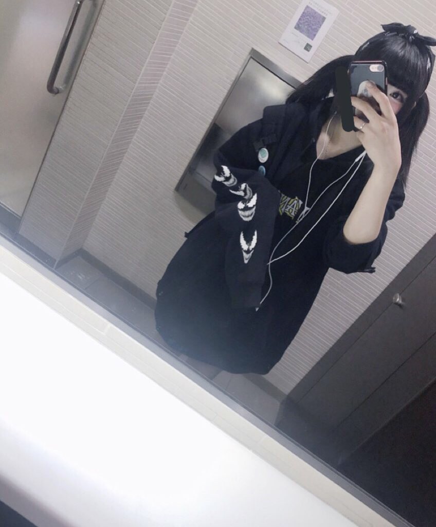 sk8dpg's tweet photo. VENOMはやくみたすぎて https://t.co/51tzg9bF4a