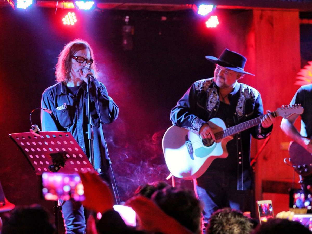 Amazing night with badass loved ones. Pics by Carlos Müller