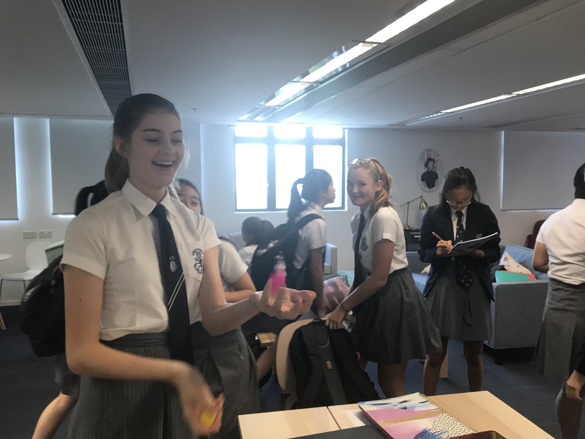 HHKSWu's tweet image. Some admirable attempts at juggling by the #SuperwomenofWu on #techfreethursday @Harrow_HK