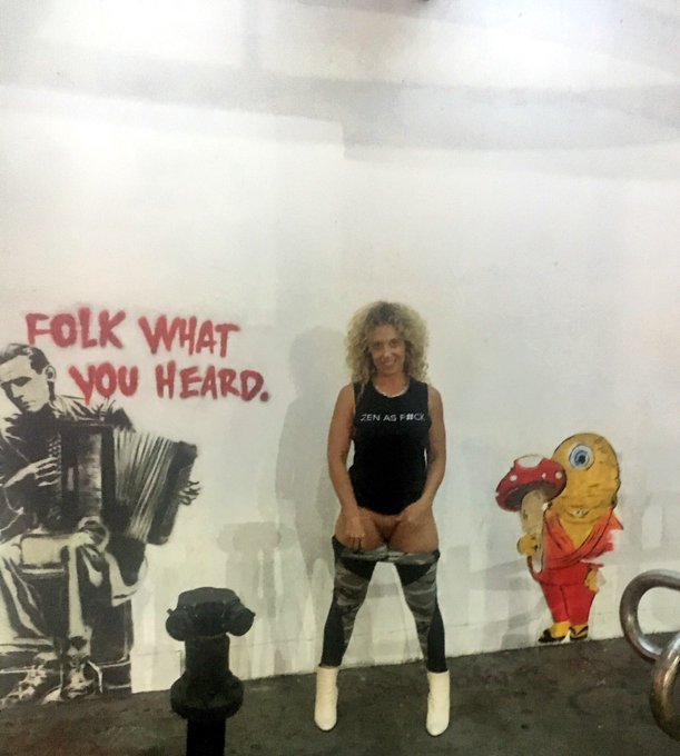 Street art tonight inspired in me a public display #flashforfreedom #pussypower https://t.co/A26EsP2<a href="/tag/pussypower"class="tags"><span>#pussypower</span></a><a href="/tag/flashforfreedom"class="tags"><span>#flashforfreedom</span></a>