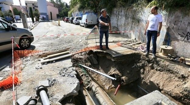 Corse_Matin's tweet photo. Ivres, ils vandalisent une canalisation d'eau pour faire une piscine https://t.co/WWQoOS92XE https://t.co/FmS9Gg1dBB