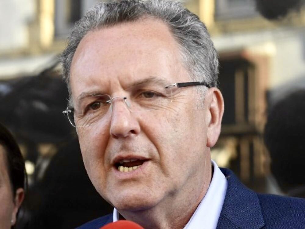 EnModeMacaron's tweet photo. 🔴OPÉRATION ANTI-FERRAND🔴

FOUTAGE DE GUEULE❗️

Les députés LREM ont décidé de voter pour Richard Ferrand❗️

Cet individu embourbé dans une affaire à 586.000€ déclare qu’il ne démissionnera pas même en cas de mise en examen❗️

À RT pour exprimer votre dégoût❗️ https://t.co/3LDFqoPtqR