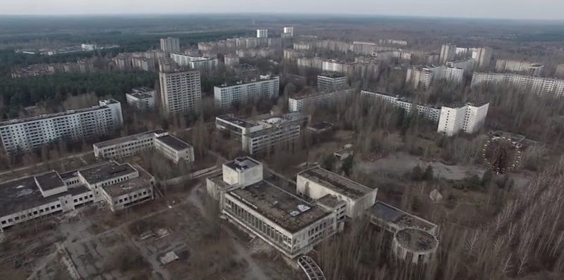 SFTEWpodcast's tweet photo. Amazing drone footage reveals decaying &amp; abandoned Chernobyl city, a remarkable place which features in a #SFTEW episode coming later this year. Stay tuned! --> https://t.co/ruuVjUeh3D https://t.co/HYJakdTlwW