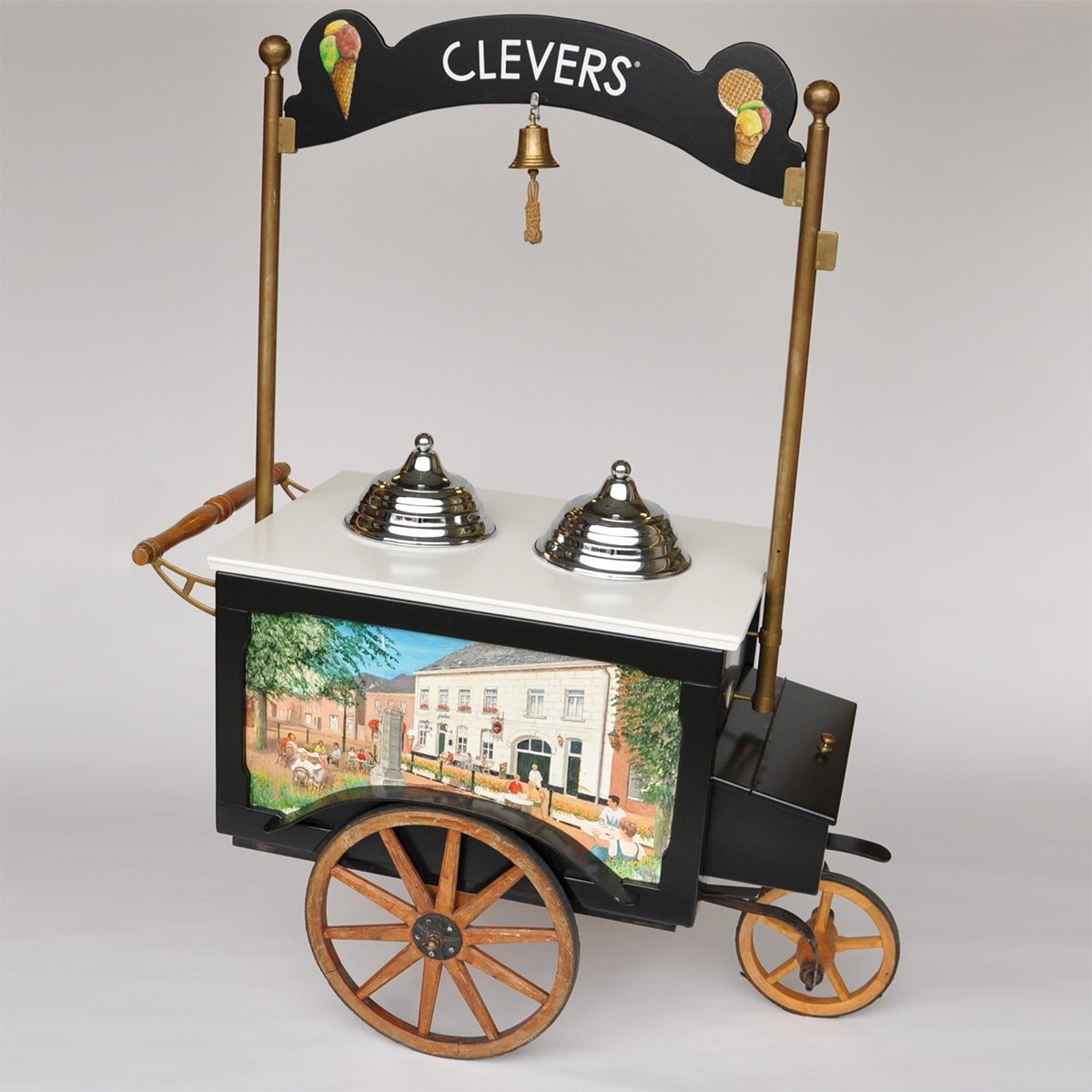 Wist je dat je bij Clevers een ijskar op locatie kunt huren? 

Onze medewerkers scheppen met alle plezier het lekkerste ijs op jouw evenement! 

Bekijk onze verschillende ijskarren: goo.gl/NL2Xnc