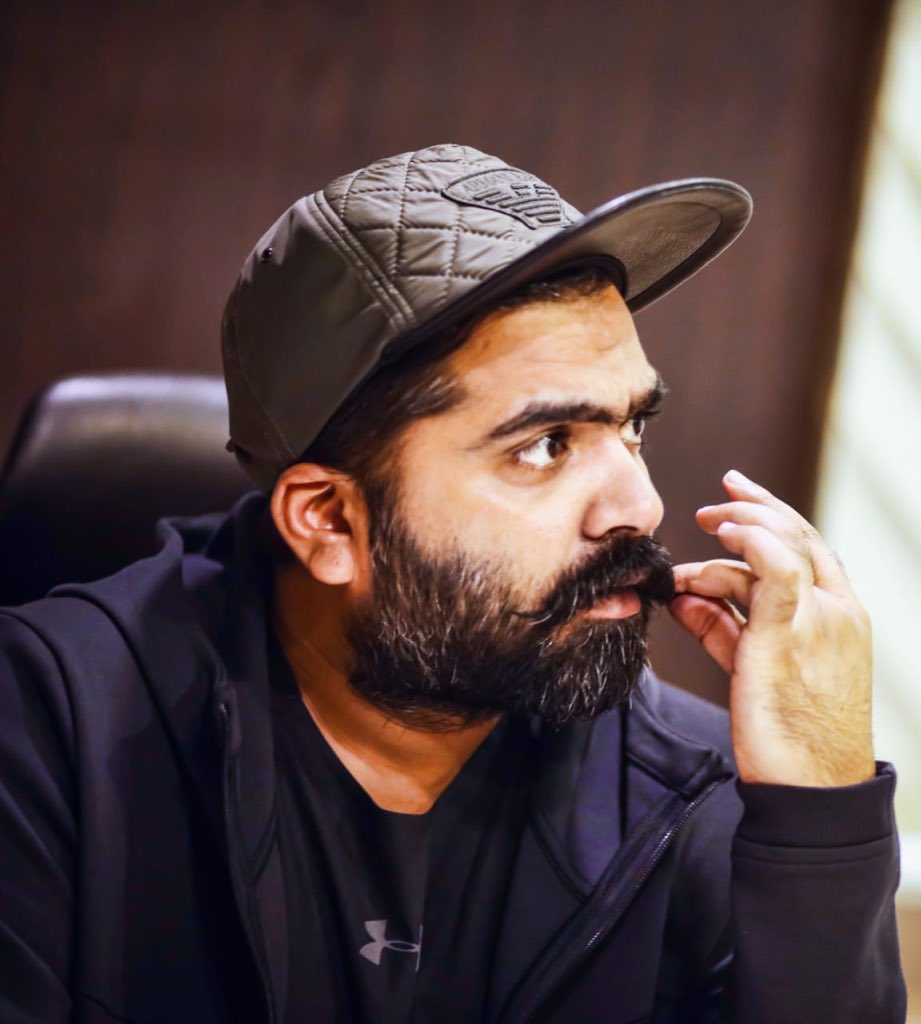 Actor_SimbuFC's tweet photo. Bro #STR 's New Pics Exclusively 🔥🔥😂❤ #ShareMaximum #ThalaivanSTR #Simbu https://t.co/gInrsOngkU