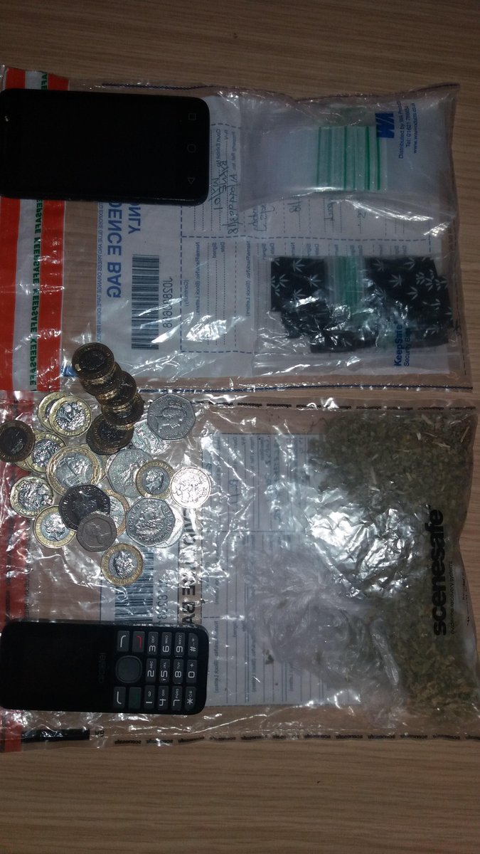 GMPCityCentre's tweet photo. Another 3 suspected drug dealers arrested yesterday in Piccadilly Gardens &amp; China Town. One of them had these drugs, phones &amp; a quantity of change on him. The change would suggest drugs were being purchased from the profits of begging. #OpMandera Inspector Middleton. https://t.co/t8wA8wqH5t