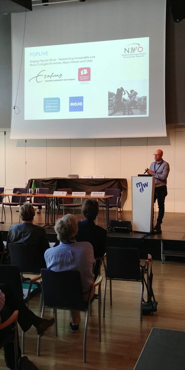 @Muldert presenting his work on music festivals <a href="/vmbrd/">VMBRD</a> Vienna music business research days. Check poplive.nl for more info!