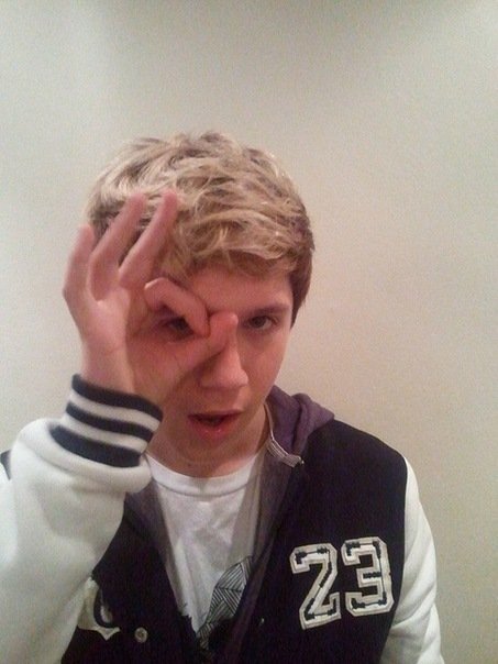 С ДНЕМ РОЖДЕНИЯ, КИСААААААА
<a href="/NiallOfficial/">Niall Horan</a> 🌻