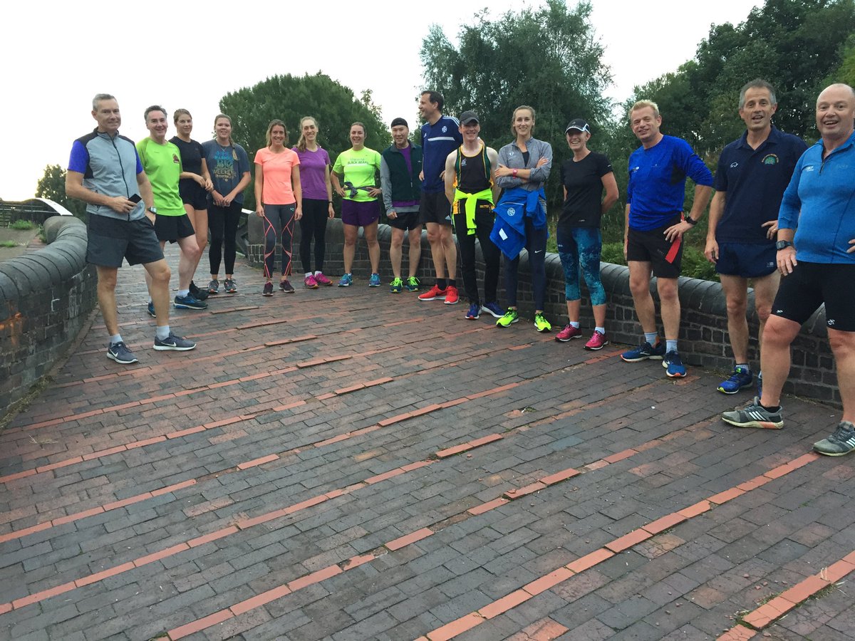 nvickivet's tweet photo. Early start to #runBEVA! So excited to be part of #beva18. Last one before retirement but terrific team lined up @BEVA_news @BEVAPresident @EVE_editor @LucyGrieveVet thank you for 8 fabulous years guys @MarkBowen_uon https://t.co/OLX4QtZ4b7