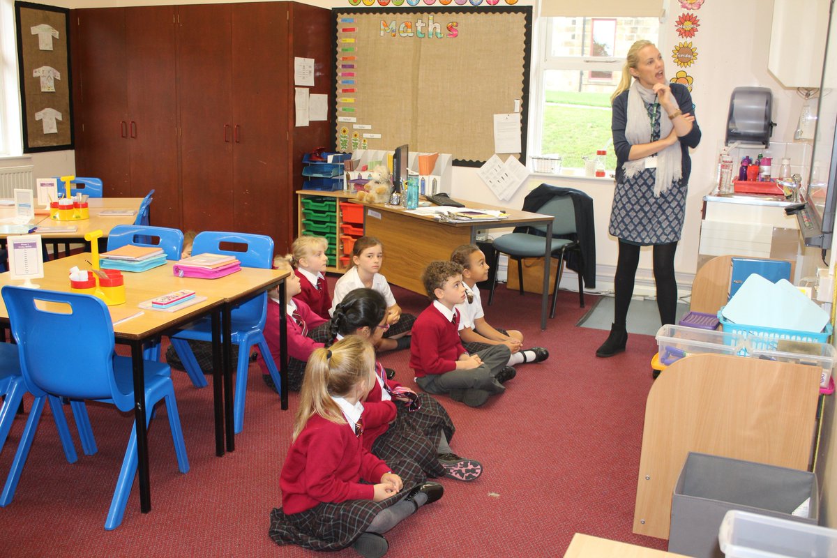 Gatewaysschool's tweet image. A range of lessons down in Prep this week! Busy Busy! #HardAtWork #SmallClassSizes #GatewaysinAction @GwaysPrep