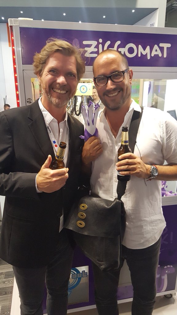 akeneopim's tweet photo. We are ready to start our last day @dmexco @Koelnmesse 🇩🇪Join us in Hall 7, Booth C061 and give #ziggythehydra a lovely new home! 💜 #akeneo #Dmexco18 #celum #inbetween #productsup #sunzinet #flagbit #vignold #pimforall #reply https://t.co/UYvD2bZrTt