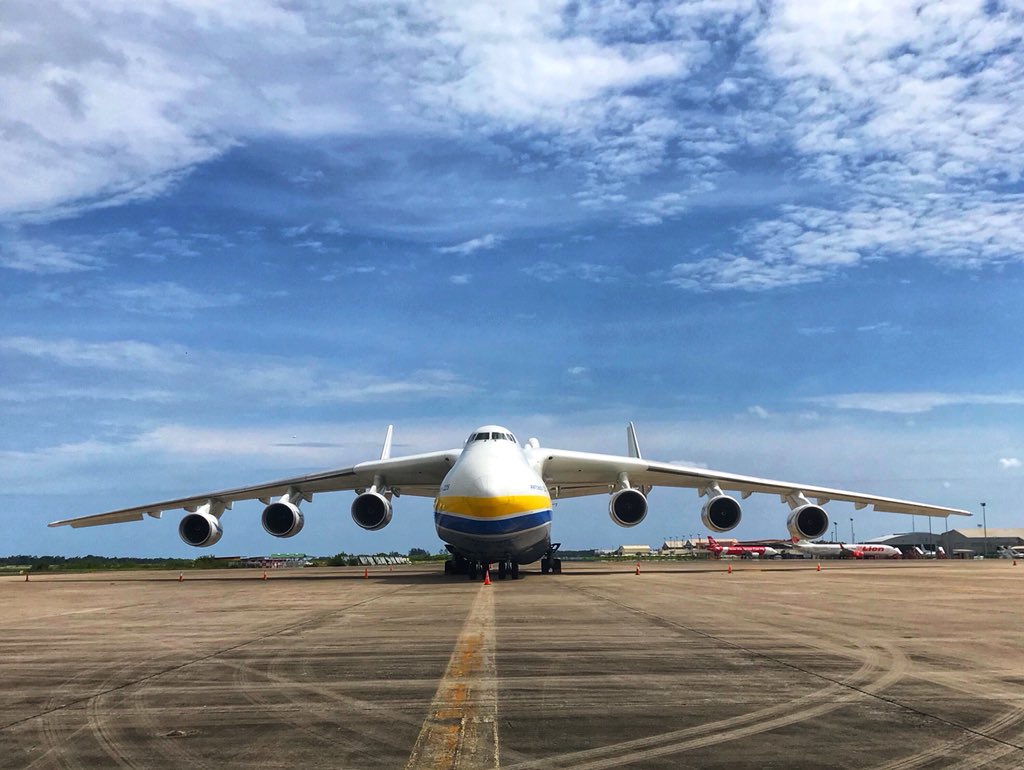 BigbearPandaa's tweet photo. #AN225 #Antonov225 #UTP #VTBU @aviknowledge เอารูปเจ้ายักษ์มาฝากค่ะ https://t.co/HEY4Tzt7w0