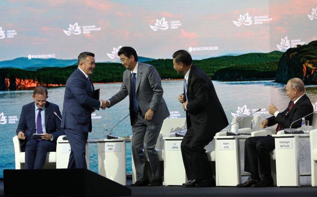 Нааш ир, нааш ир гэнээ энэ Путин