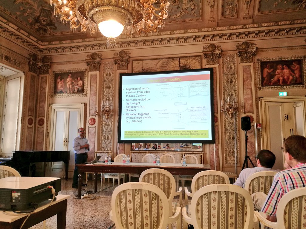 stefano_forti's tweet photo. amazing talk on #edgecomputing paradigms by @omerfrana at @esocc2018, now highlighting the potential of #osmoticcomputing and #sliders
#fogcomputing @OpenFog #mistcomputing #iot https://t.co/RzWTUbV6WC