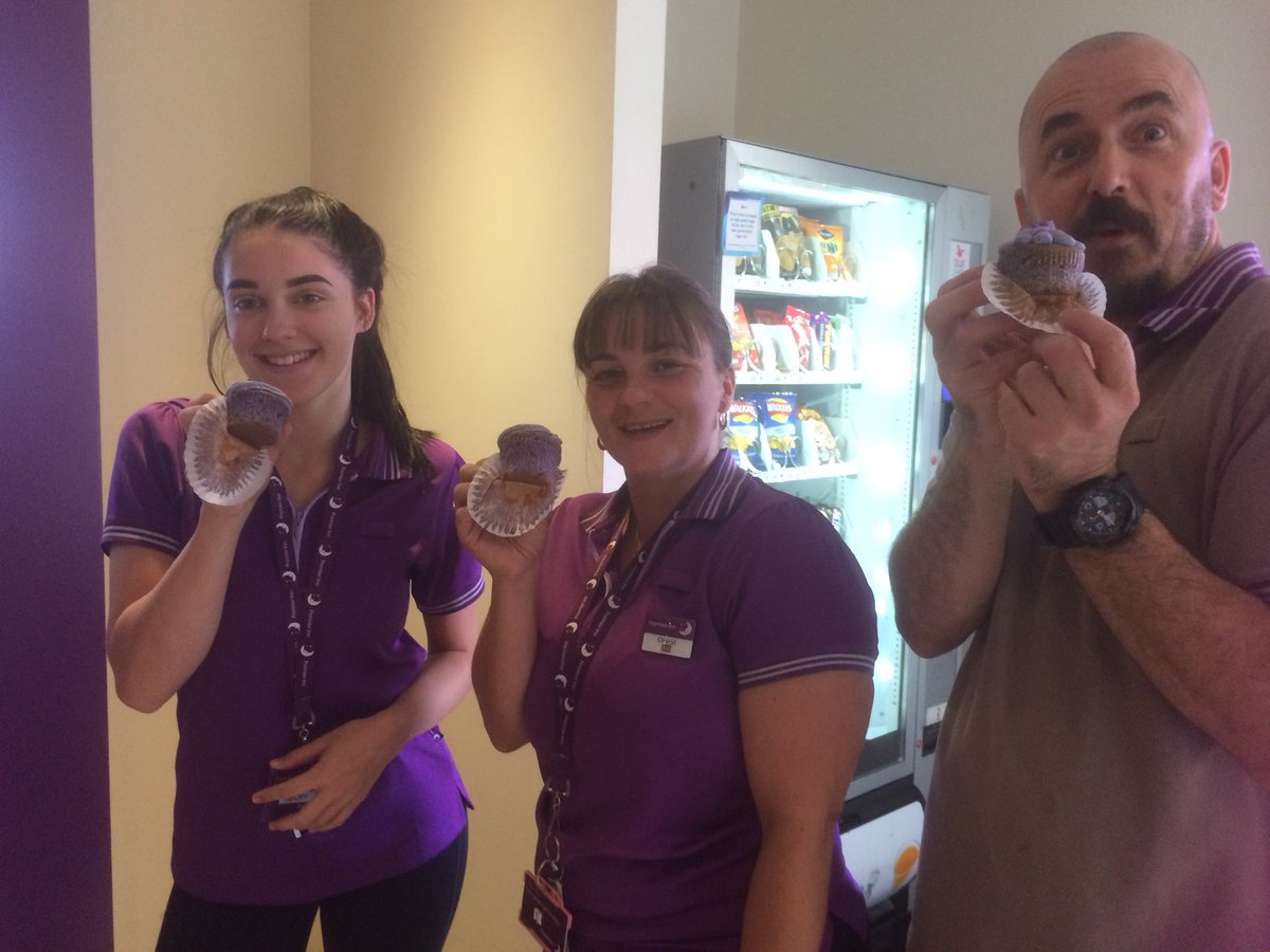 Purple sponge for purple people #housekeepingappreciationweek #cupcakemasterMandy <a href="/northeastsolus/">North East Solus PI</a> @Valerie_PI3R <a href="/jmb0606/">John Mark Brennan</a> <a href="/SDEBDD/">simon ewins</a>