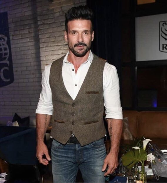 “I’m always a slut for waistcoats.” 

<a href="/HydrasHandler/">Brock // IW KILLED ME</a>