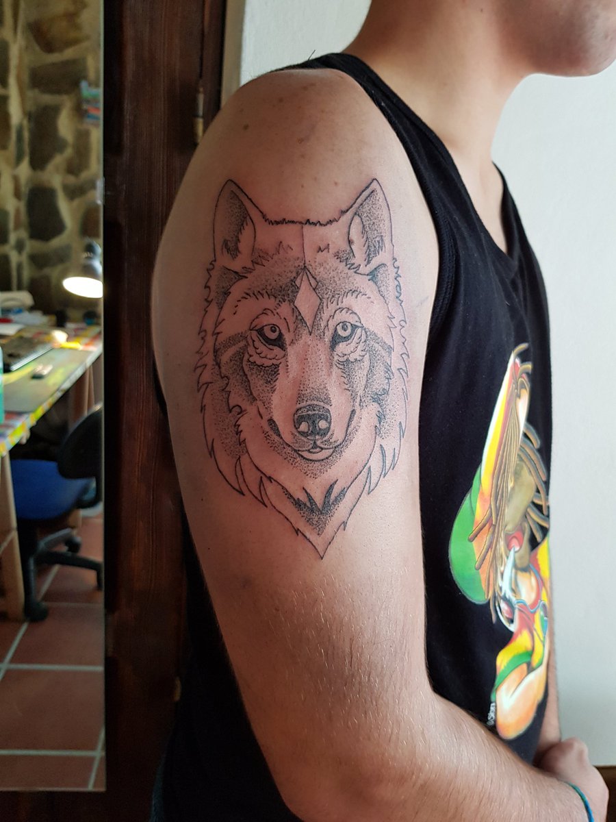 Albertito_lolo's tweet photo. Lobo sombreado a puntillismo! Espero que os guste gente, mas en:
https://t.co/K7jm54IO1K https://t.co/Wnff4cONEO