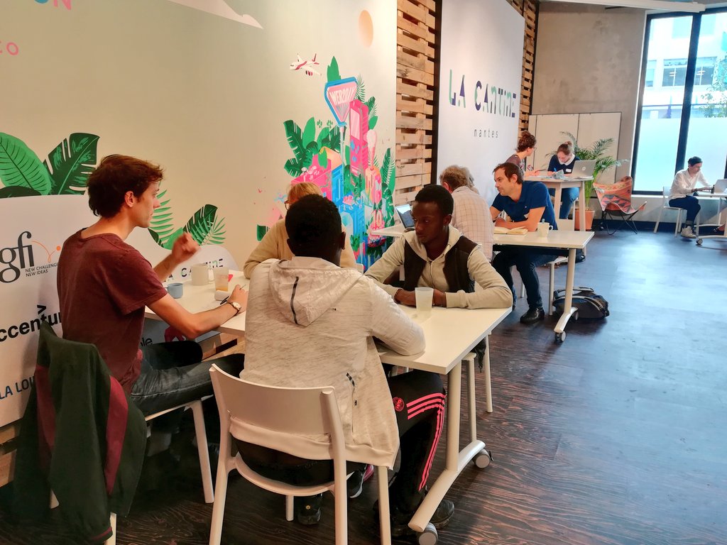 CantineNantes's tweet photo. En collaboration avec #EmpowerNantes, des associations nantaises se font conseiller ce matin par des entreprises du #numérique, sur leur modèle et leurs outils! 😉💪 #NantesDigitalW https://t.co/UNsFBTxyfo