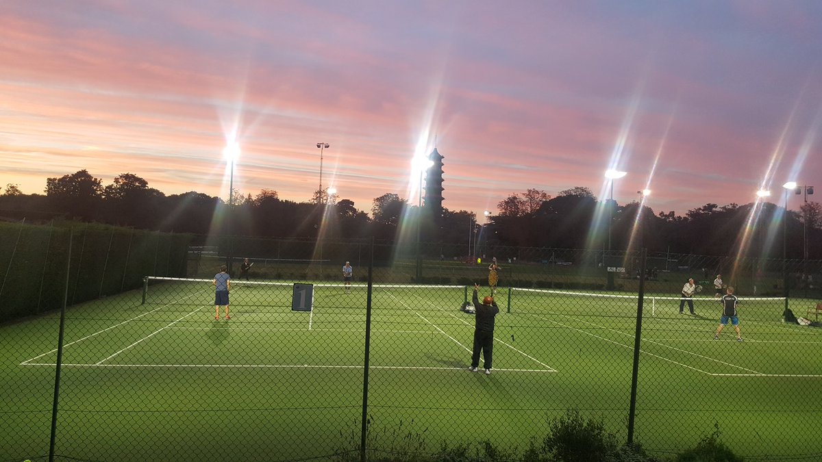 oliverpim's tweet photo. Is this the best time of year?
It has to be;
Incredible sunsets, splashings of greens and golds, rugby, all weather courts to hit floodlit tennis balls and ofcourse, the chance to don your polo neck.

If you're into tennis, halfprice adult membership at Richmond Lawn Tennis Club! https://t.co/iSxFgO0PLX